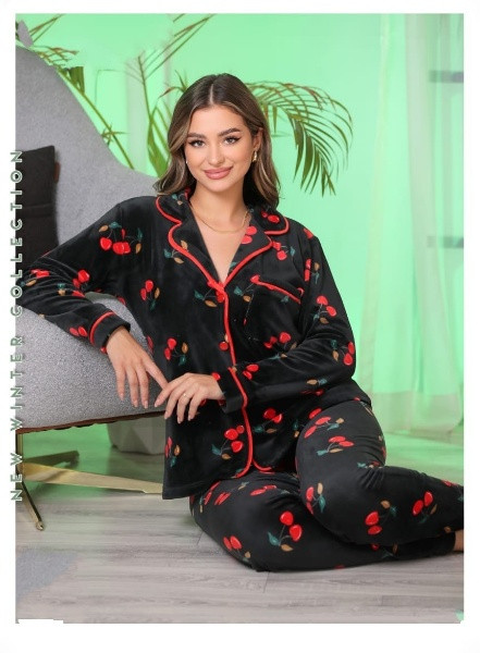 طقم بيجامة زراير  2 قطعه