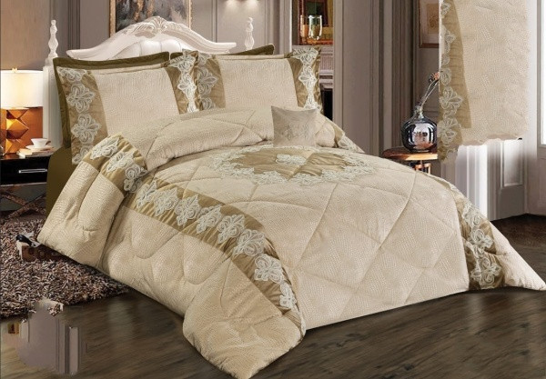 طقم لحاف قطيفة 4 قطع  مقاس 240*260 اللون السكري