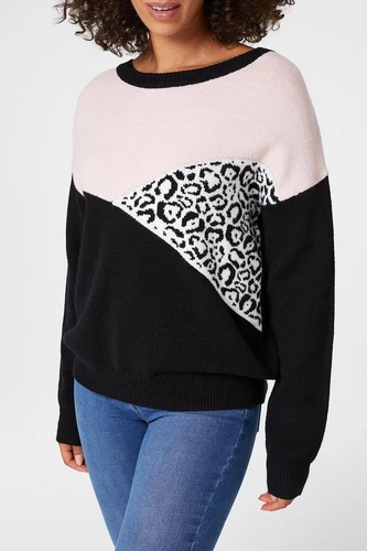 Low shoulder sweatshirt with contrasting leopard pattern