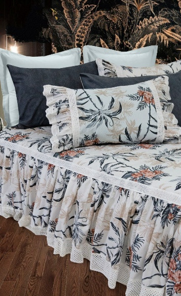 طقم سرير كورنيش من 280× 240 سم وغطاءين للخد 52 72 وغطائي وسادة 170*45 4قطع