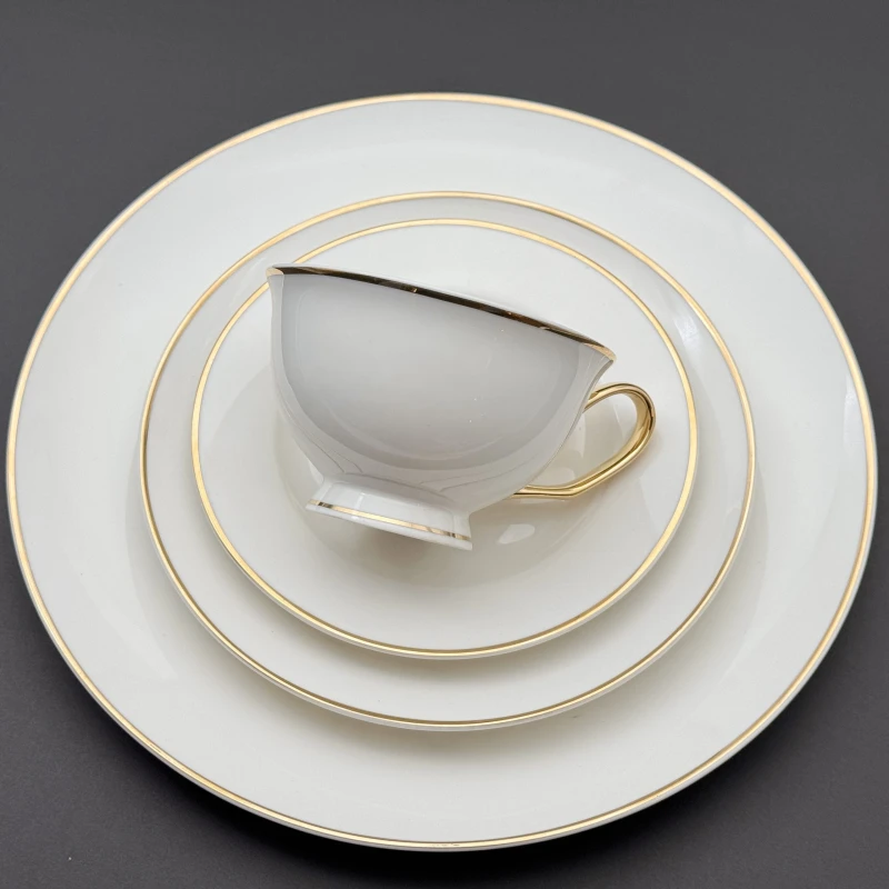 طقم سفره 60 قطعه – Gold Rim