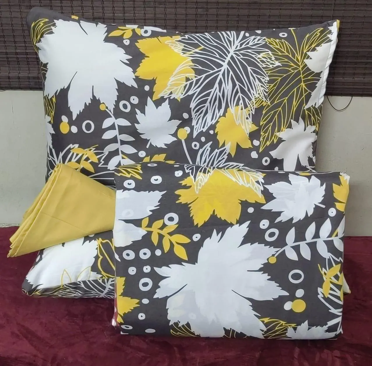 طقم ملايه 4 قطع قطن  مقاس كينج 240x260 مع 1 غطاء مخده طويله 170 سم 2 خداديه 72x72