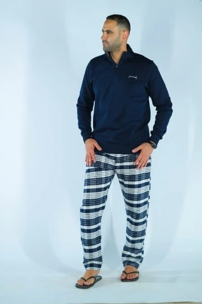 بيجامة رجالي  كاروه بأكمام طويلة ورقبة مستديرة وبنطلون طويل