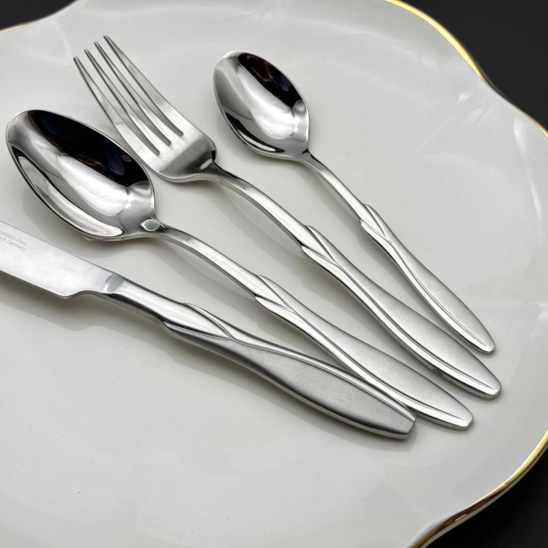 شنطه معالق 86 قطعه – 032S