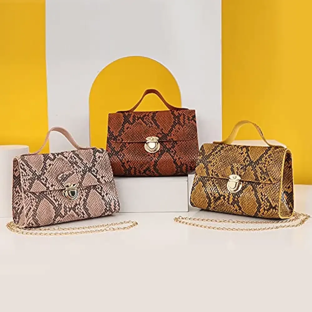 Women's shoulder bag - brown details