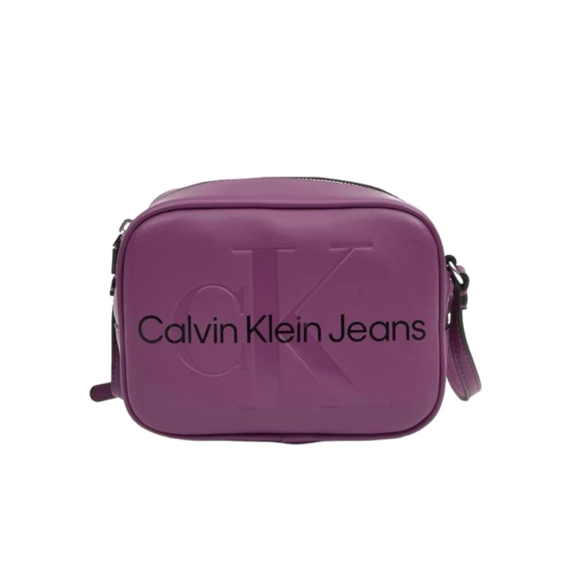 شنطه من كالفن كلاين للنساء