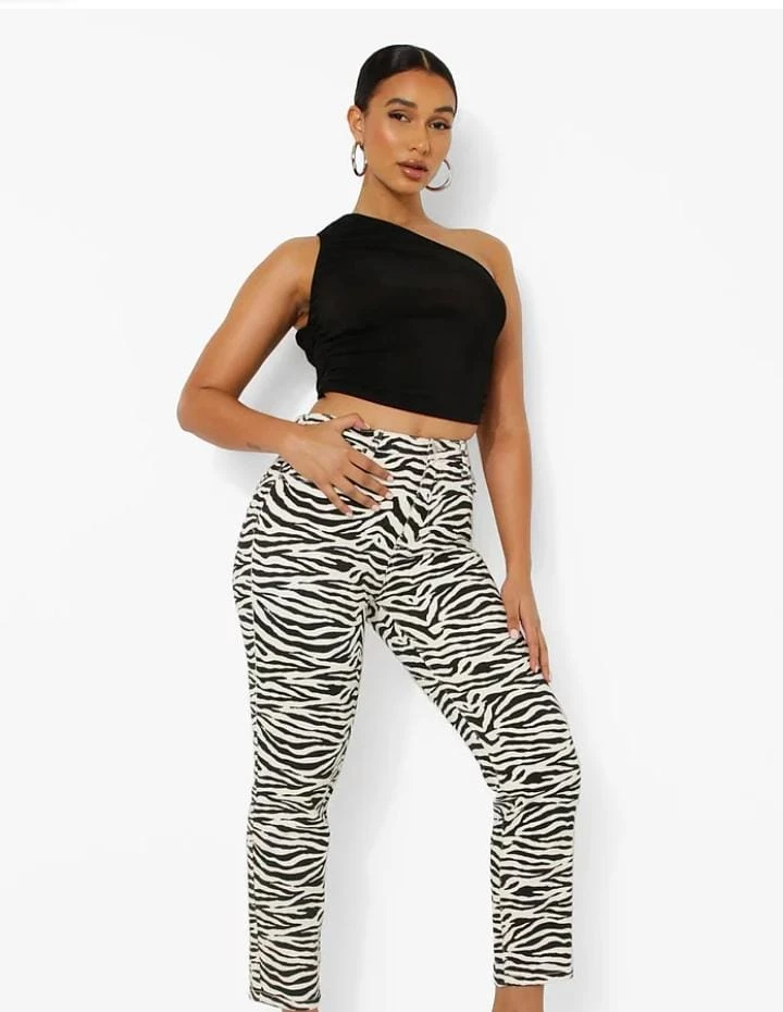 بنطلون ليكرا مخطط