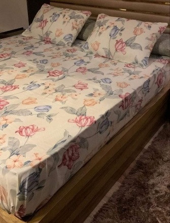 ملاية سرير مقاس 240*260 قطن بيور ضد الوبره والبهتان استك من جميع الزوايا مبتتحركش خامه قطن