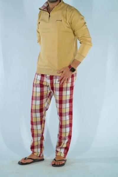 بيجامة رجالي  كاروه بأكمام طويلة ورقبة مستديرة وبنطلون طويل